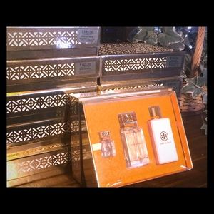 Tory Burch 3pc Gift Set EDT Spray, EDT, and Lotion